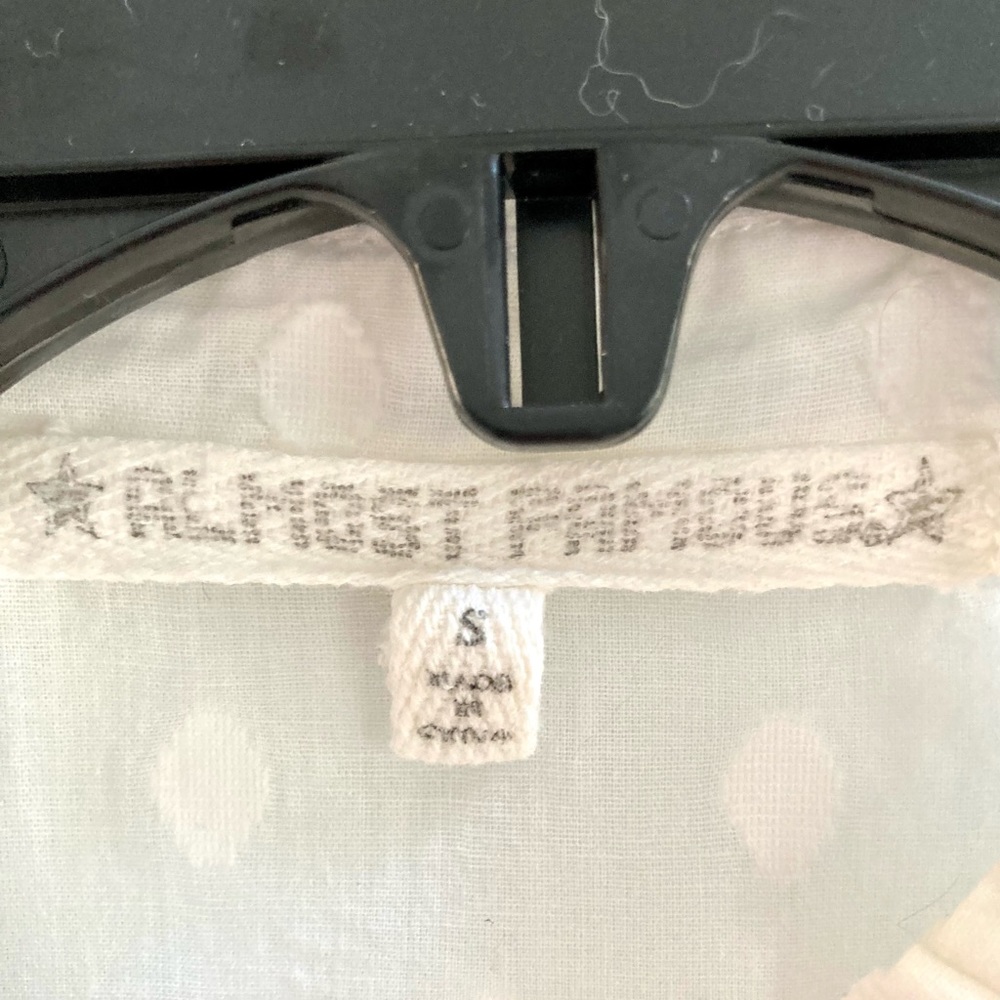 Almost Famous Sleeveless Shirt - Picture 3 of 6